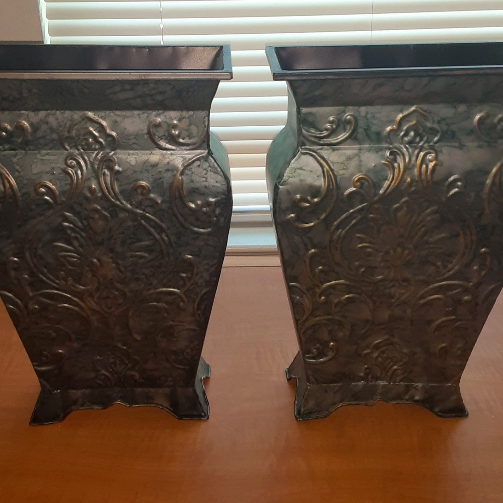 Lightweight Tin Decorative Vase Bundle